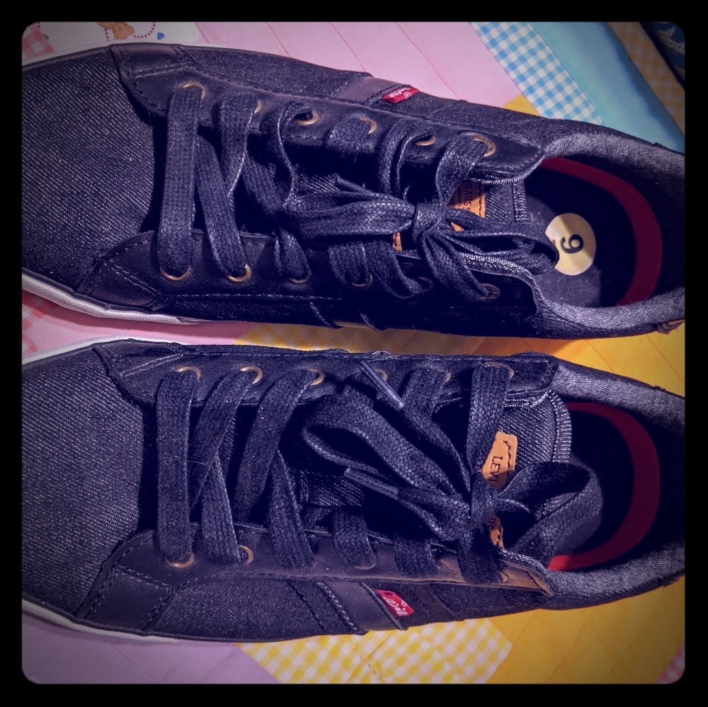Levi's Men's tennis shoes